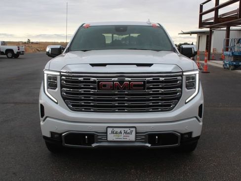 Used 2024 GMC Sierra 1500 Denali w/ Technology Package AWD/4WD image 10