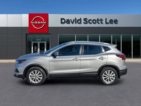 Used 2022 Nissan Rogue Sport SV w/ Technology Package image 9