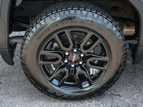 Used 2024 GMC Sierra 1500 Pro w/ Graphite Edition AWD/4WD image 8