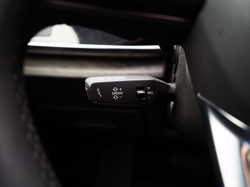 Used 2022 Audi Q7 Premium Plus image 25