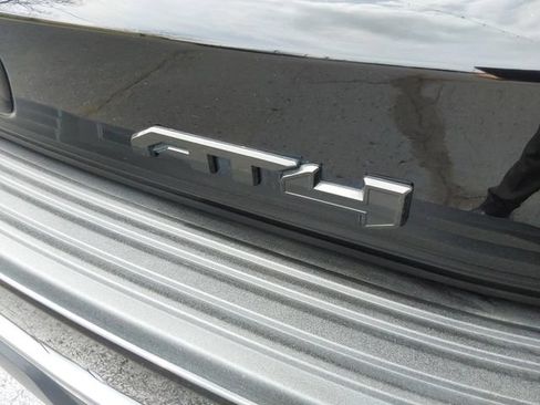 Used 2024 GMC Yukon AT4 w/ Technology Package AWD/4WD image 7