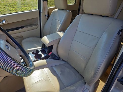 Used 2010 Ford Escape Limited image 12