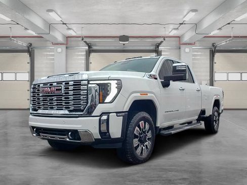 Used 2025 GMC Sierra 3500 Denali w/ Denali Reserve Package AWD/4WD image 3