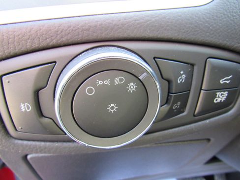 Used 2024 Ford Edge SEL w/ Convenience Package image 11