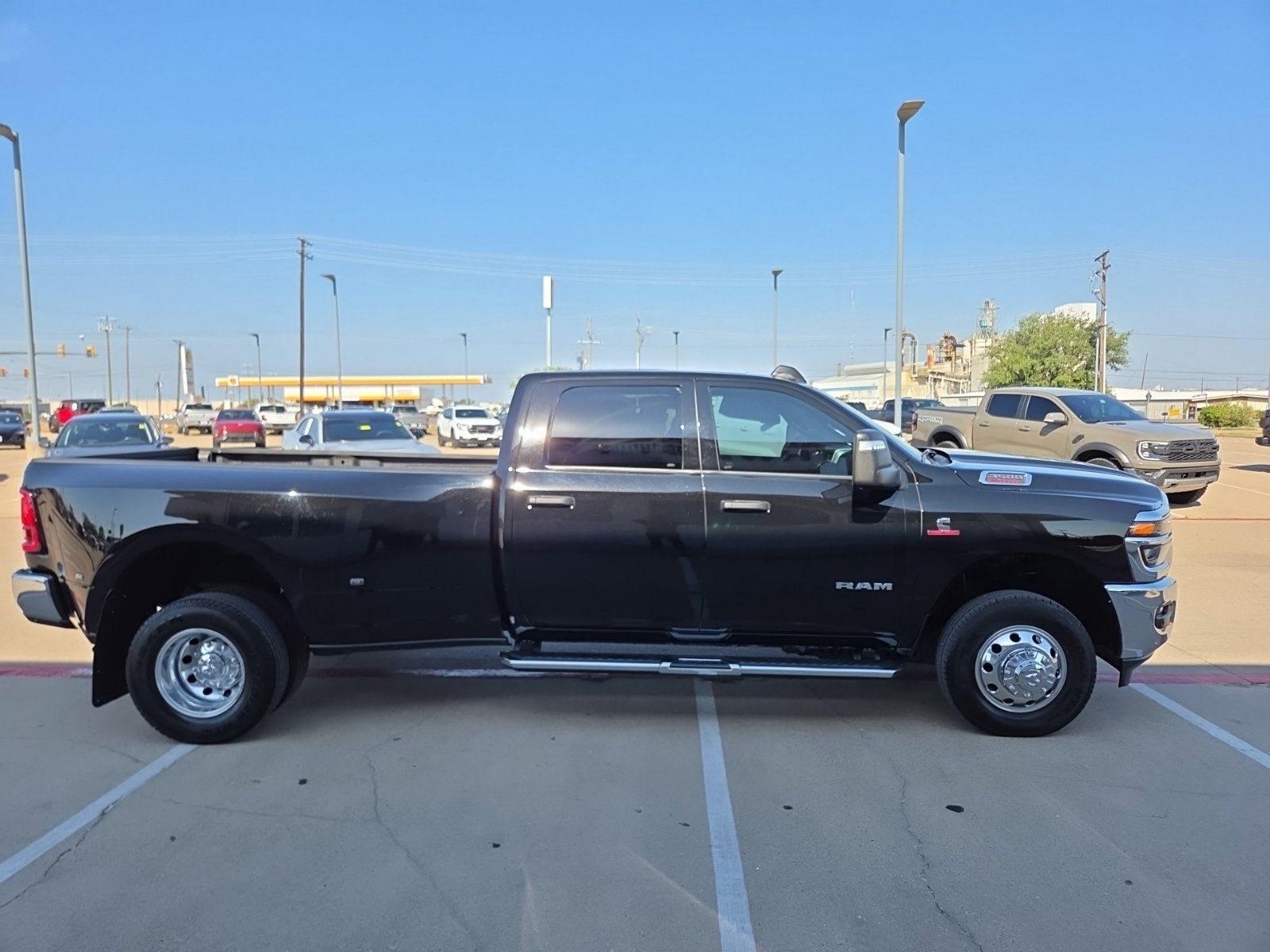 Used 2025 RAM 3500 Lone Star AWD/4WD image 4