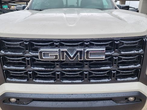 New 2026 GMC Canyon Elevation w/ Convenience Package image 10
