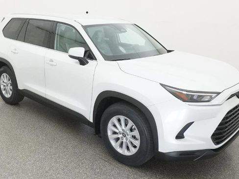 New 2026 Toyota Grand Highlander FWD image 36