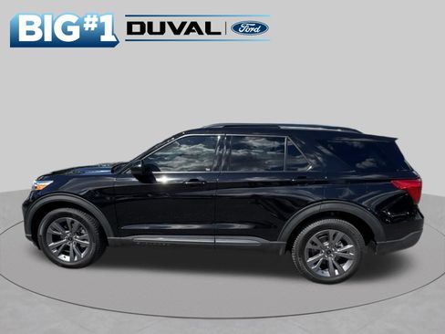 Used 2022 Ford Explorer XLT w/ Equipment Group 202A AWD/4WD image 6