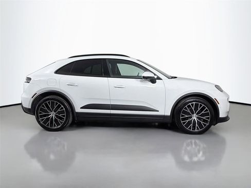 Certified 2025 Porsche Macan Electric RWD image 8