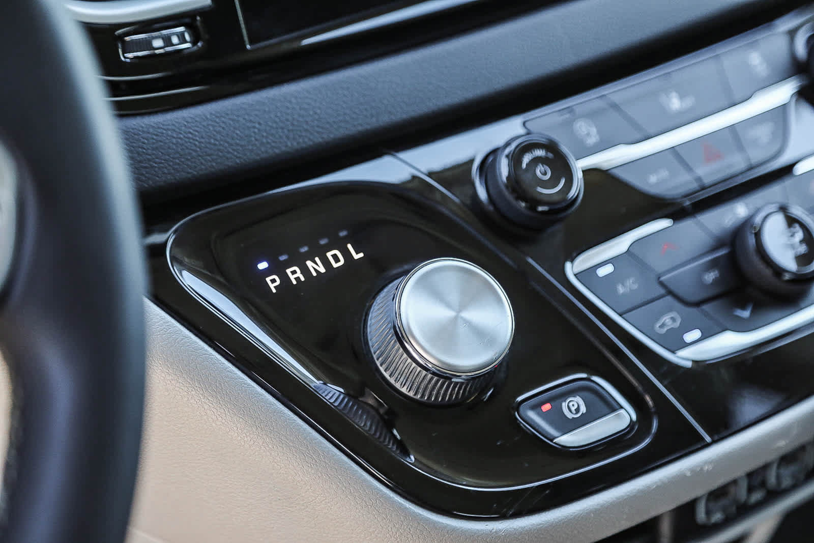 Used 2022 Chrysler Pacifica Touring-L FWD image 17