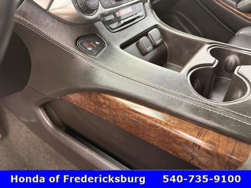 Used 2018 Chevrolet Suburban LT w/ Luxury Package image 33