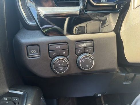 Used 2023 Chevrolet Silverado 1500 LT AWD/4WD image 19
