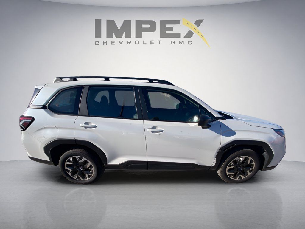 Used 2025 Subaru Forester AWD/4WD image 7