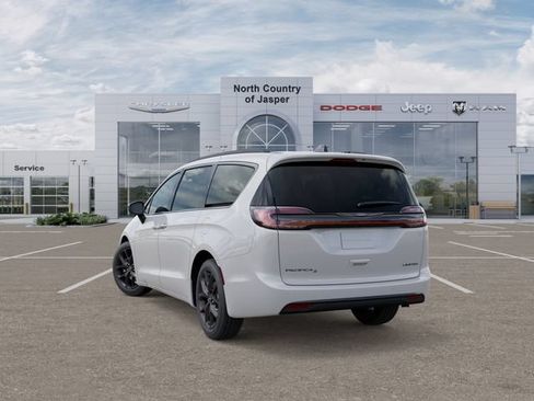 New 2026 Chrysler Pacifica Limited w/ S Appearance Package FWD image 3