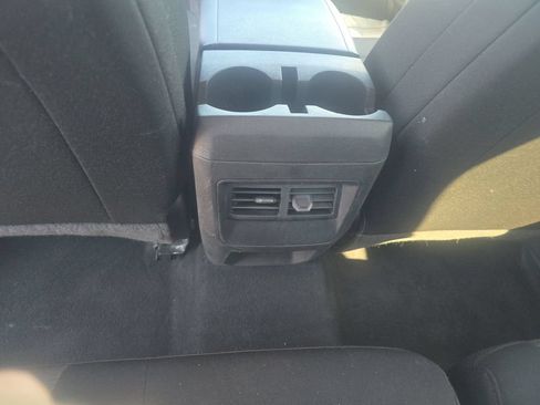 Used 2024 Chevrolet Colorado W/T w/ WT Convenience Package II RWD image 18