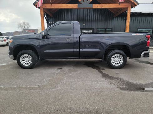 Used 2022 Chevrolet Silverado 1500 W/T w/ WT Value Package AWD/4WD image 17