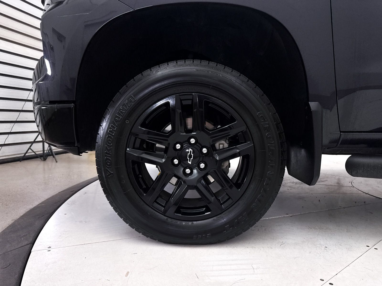 Used 2024 Chevrolet Silverado 1500 Custom Trail Boss w/ Turbomax Blackout Package AWD/4WD image 13