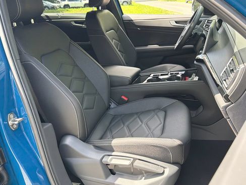 New 2026 Volkswagen Atlas Cross Sport SE FWD image 8