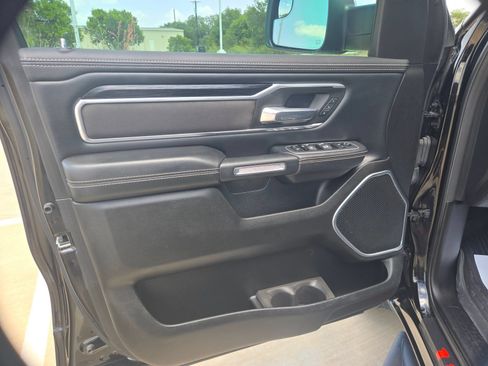 Used 2023 RAM 1500 Laramie AWD/4WD image 12