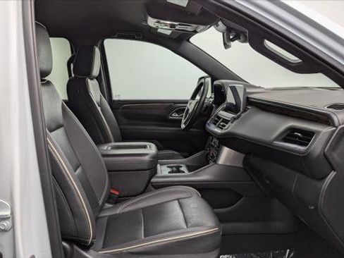 Used 2023 Chevrolet Suburban Premier image 24