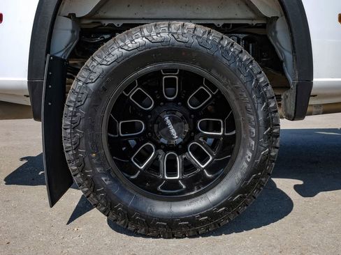 Used 2024 Chevrolet Silverado 3500 LT w/ Convenience Package image 62