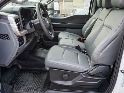 New 2024 Ford F250 XL w/ XL Chrome Package image 17