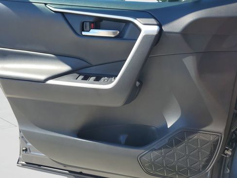 Certified 2021 Toyota RAV4 XLE image 21