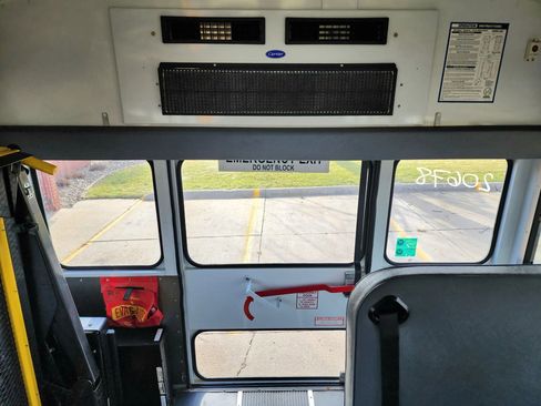 Used 2006 Ford E-450 and Econoline 450 E450 Cube Van 14'-18' image 21