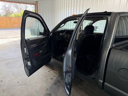 Used 2005 Dodge Ram 3500 Truck SLT image 7