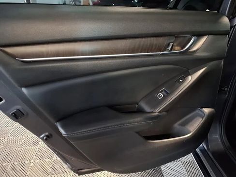 Used 2022 Honda Accord Touring image 13