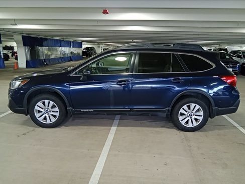 Used 2018 Subaru Outback 2.5i Premium AWD/4WD image 8