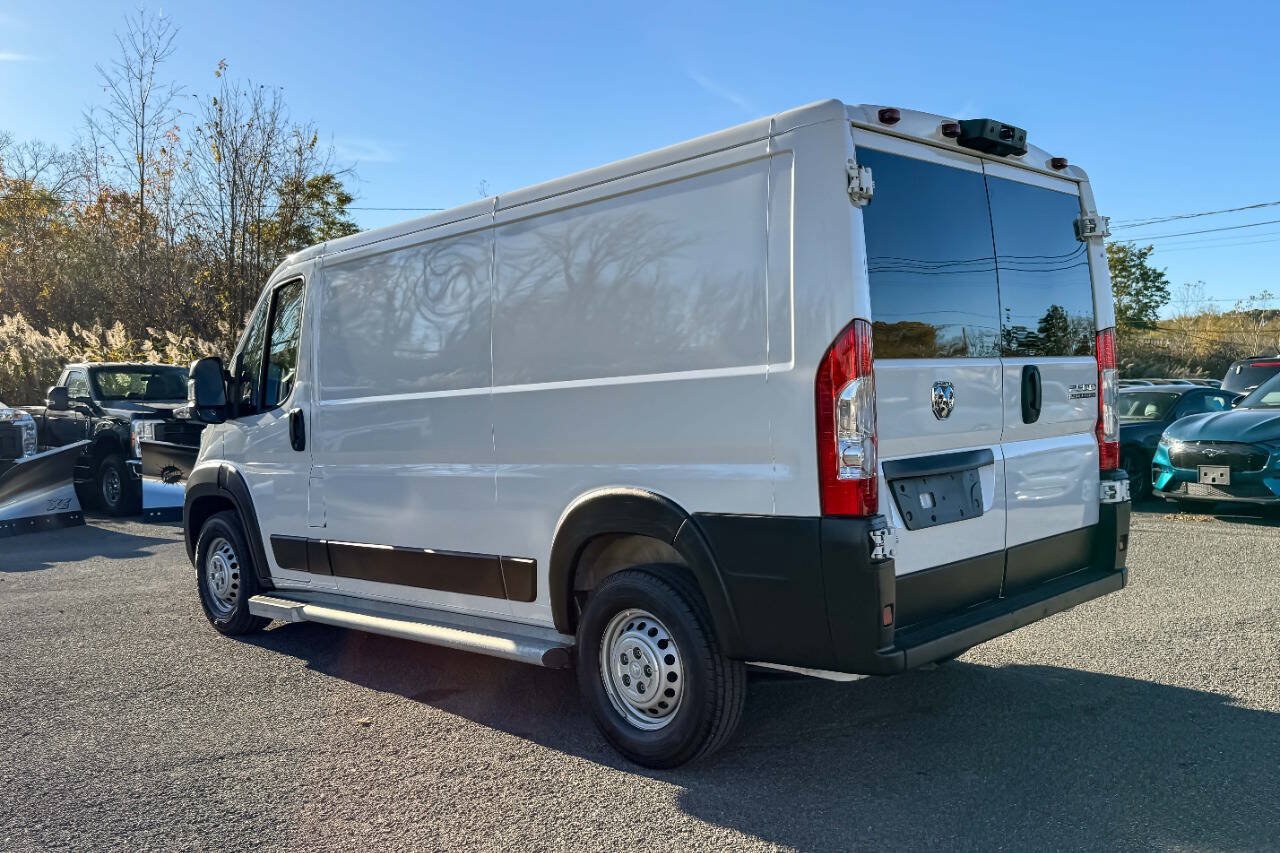 Used 2025 RAM ProMaster 2500 w/ U-Haul Equipment Group FWD image 4