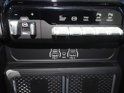 New 2025 RAM 3500 Laramie image 28