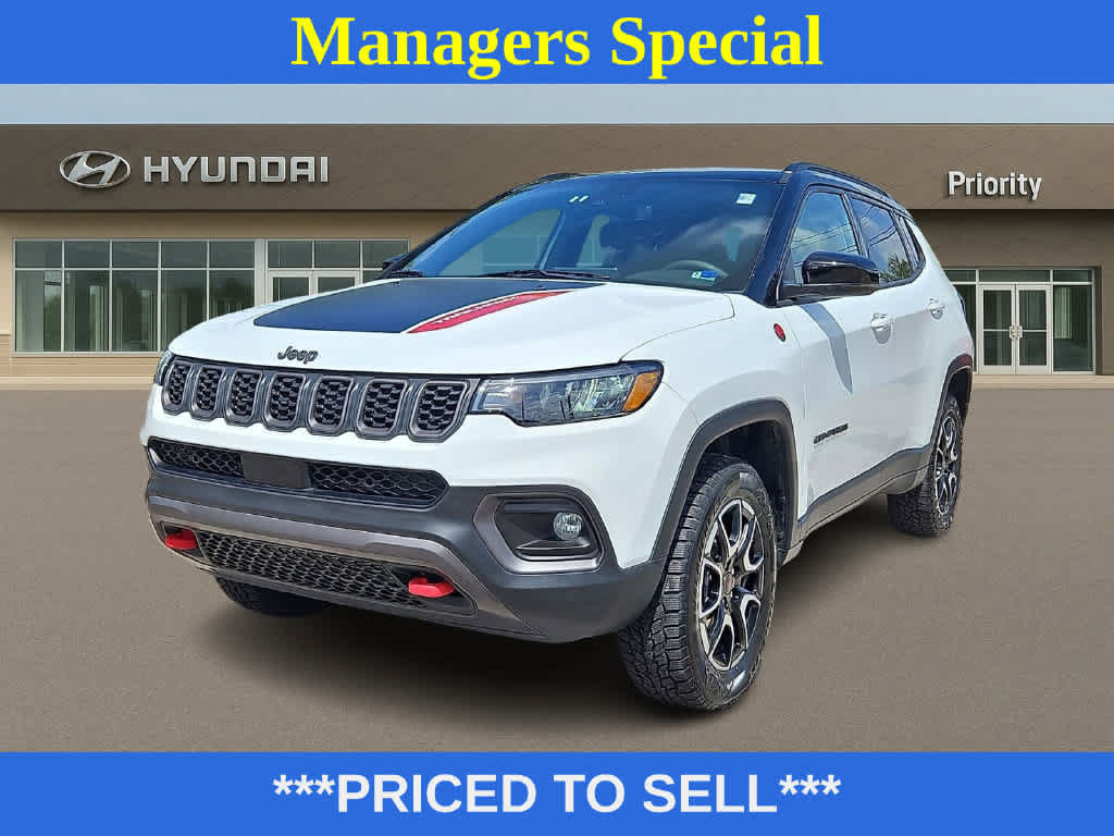 Used 2025 Jeep Compass Trailhawk AWD/4WD image 1