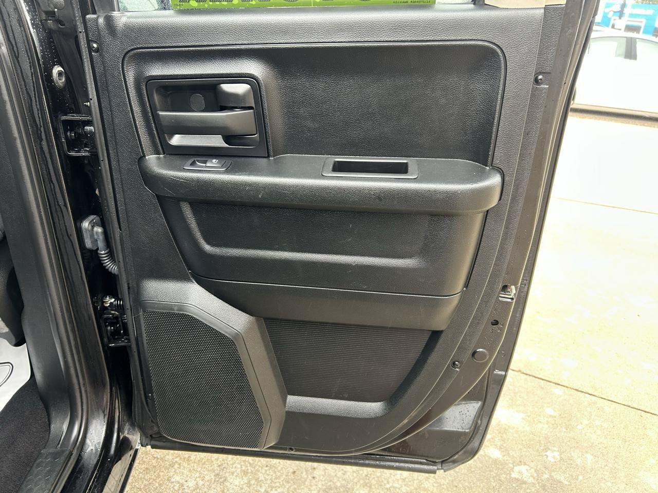 Used 2018 RAM 1500 Express w/ Express Value Package AWD/4WD image 15