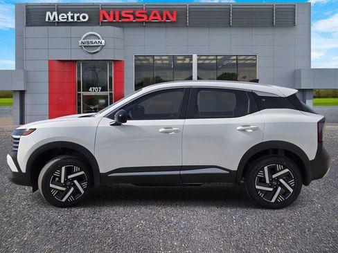 New 2026 Nissan Kicks SV image 3