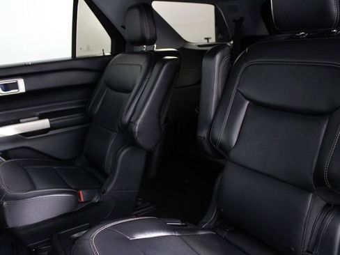 Used 2021 Ford Explorer Limited w/ Equipment Group 301A image 19