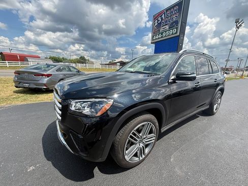 Used 2025 Mercedes-Benz GLS 450 4MATIC image 8