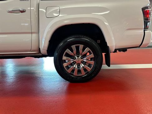 Certified 2023 Toyota Tacoma Limited AWD/4WD image 28