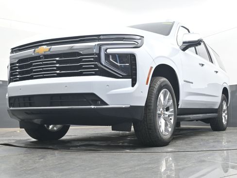 New 2026 Chevrolet Suburban Premier image 25