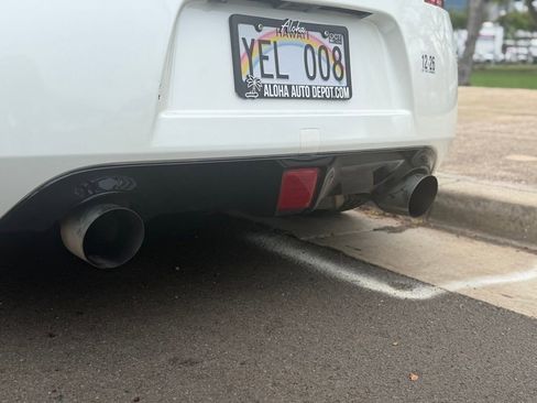 Used 2019 Nissan 370Z Coupe w/ Z34 Heritage Edition - White RWD image 9