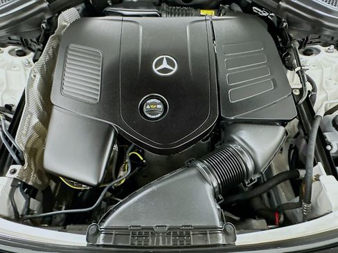Used 2025 Mercedes-Benz GLC 350e 4MATIC w/ AMG Line image 30