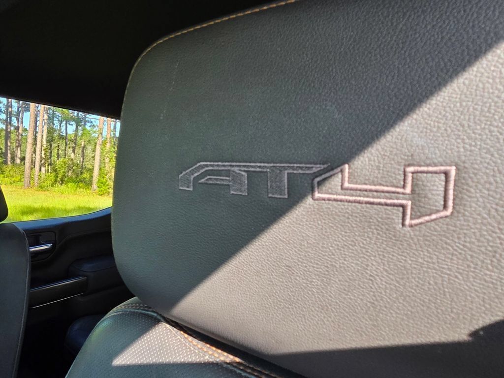 Used 2021 GMC Sierra 1500 AT4 w/ AT4 Premium Package AWD/4WD image 15