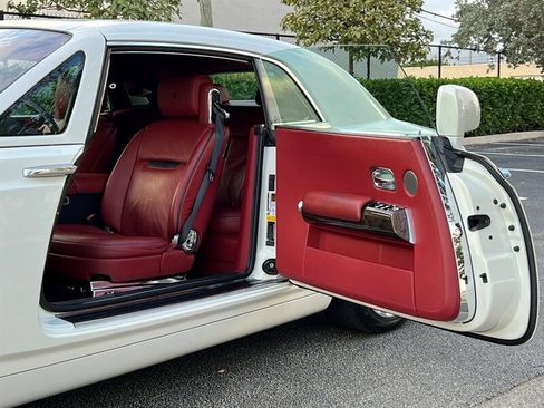 Used 2010 Rolls-Royce Phantom Coupe RWD image 17
