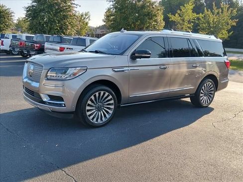 Used 2019 Lincoln Navigator L Reserve w/ Cargo Package AWD/4WD image 8
