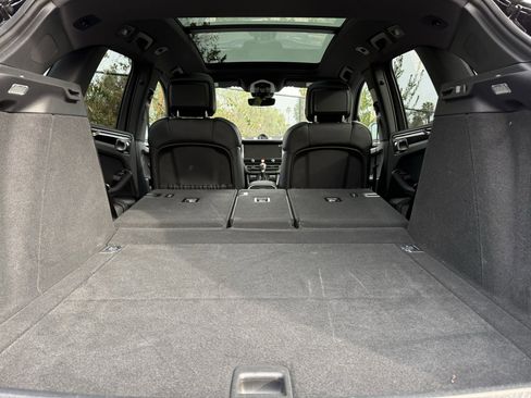 Used 2025 Porsche Macan image 35