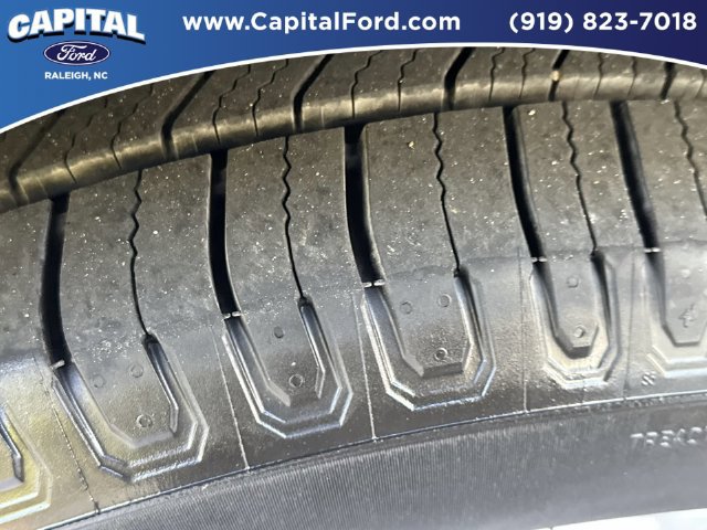 Used 2020 Ford Explorer XLT w/ Equipment Group 202A AWD/4WD image 14