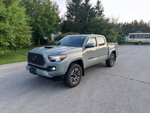 Used 2023 Toyota Tacoma TRD Sport w/ Black Out Package (TMS) AWD/4WD image 7