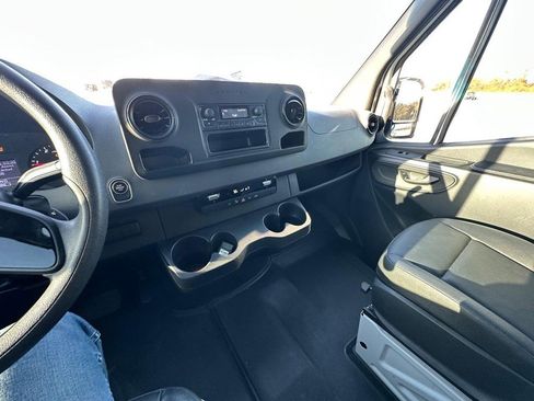 Used 2021 Mercedes-Benz Sprinter 2500 w/ Driver Convenience Package image 28