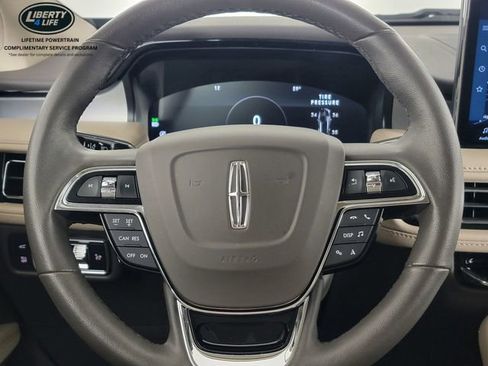 Used 2022 Lincoln Nautilus AWD w/ Premium Package image 26
